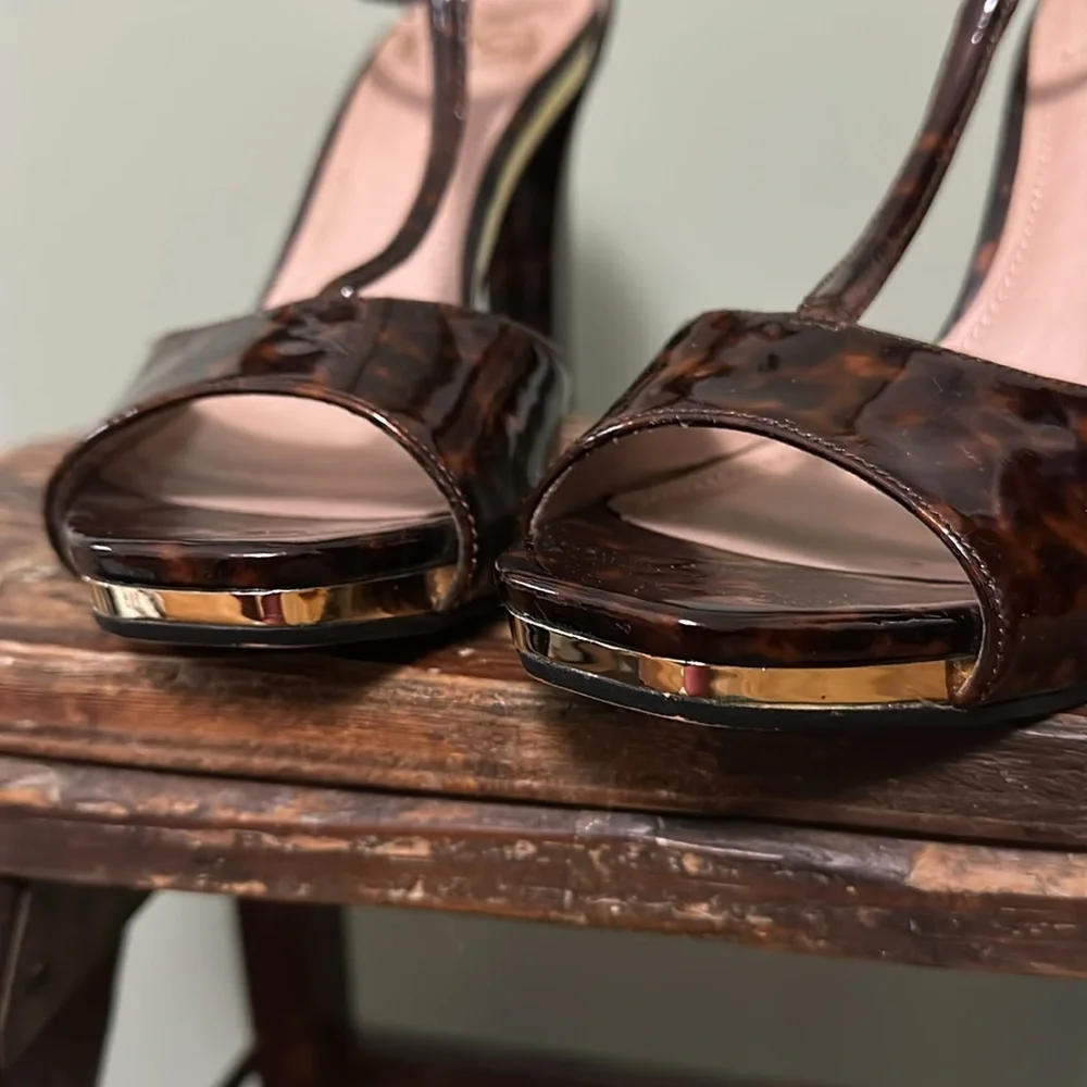 VINCE CAMUTO Tezer Tortoise Shell Patent Leather T-Strap Heels